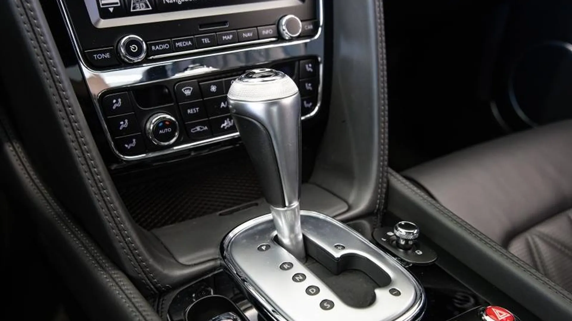 Bentley Continental GT — photo 31