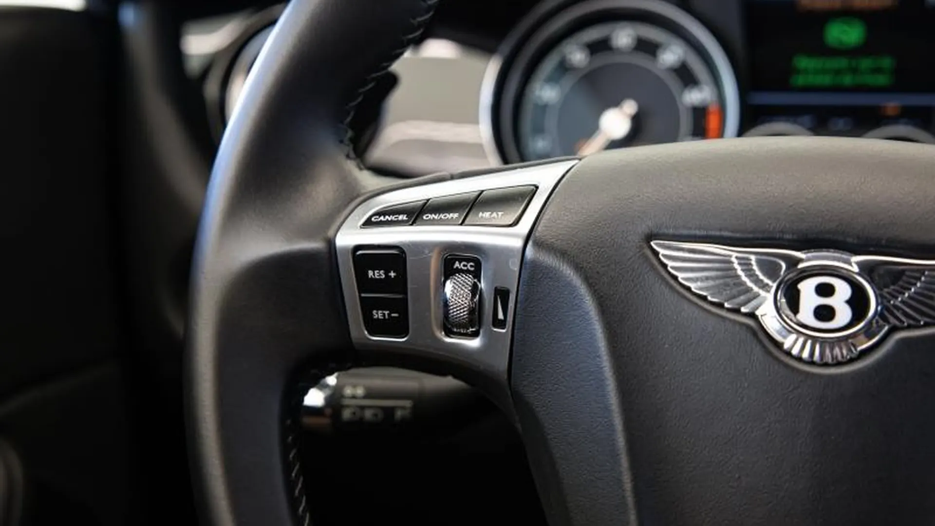 Bentley Continental GT — photo 27