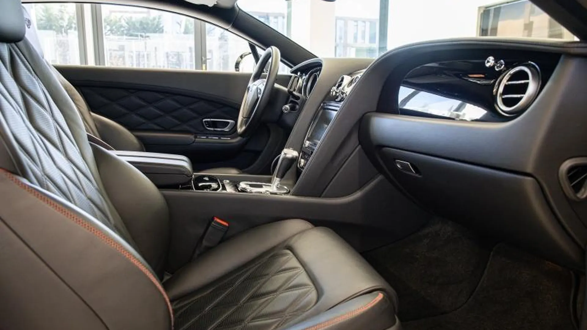 Bentley Continental GT — photo 6
