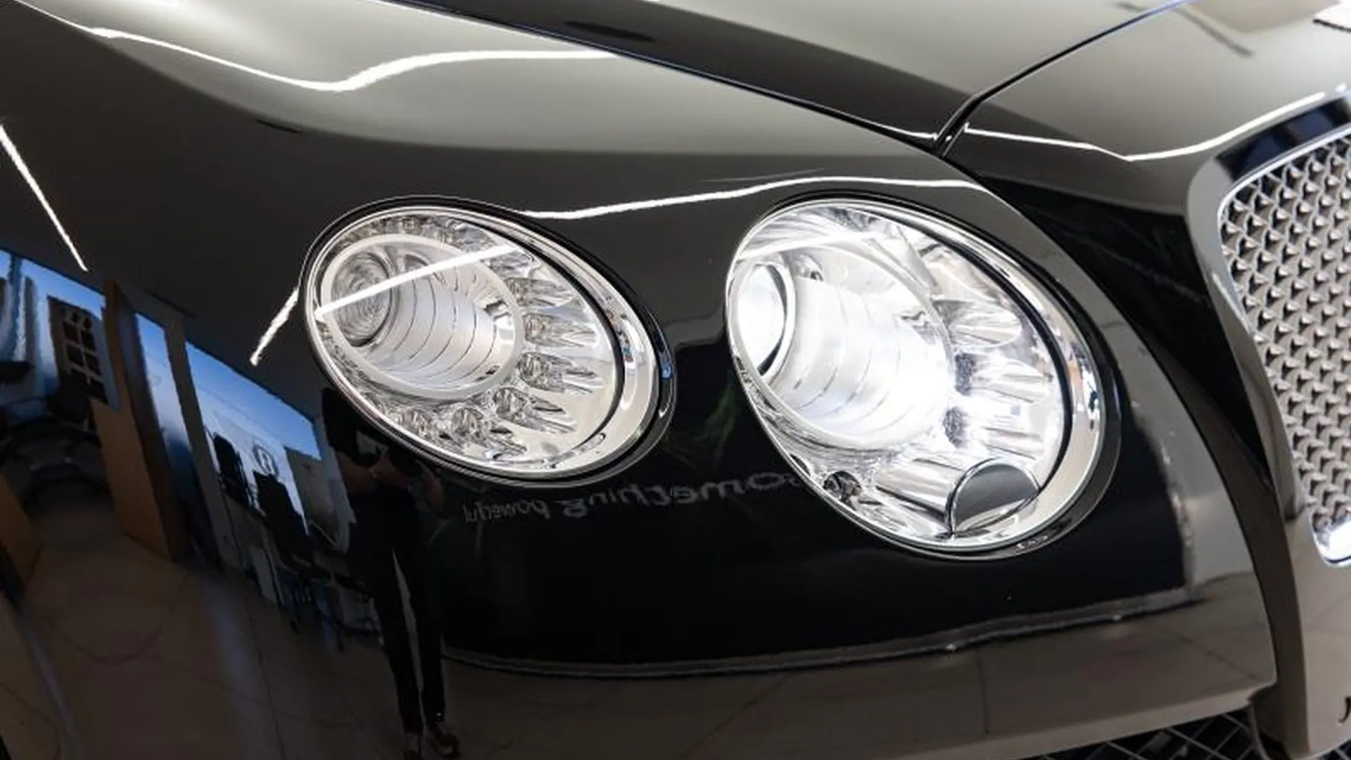 Bentley Continental GT — photo 20