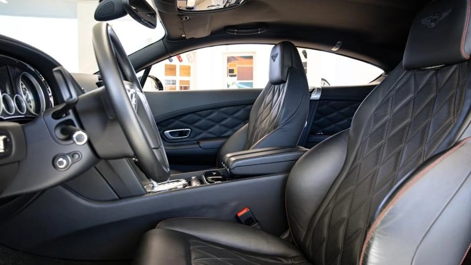 Bentley Continental GT — photo 12