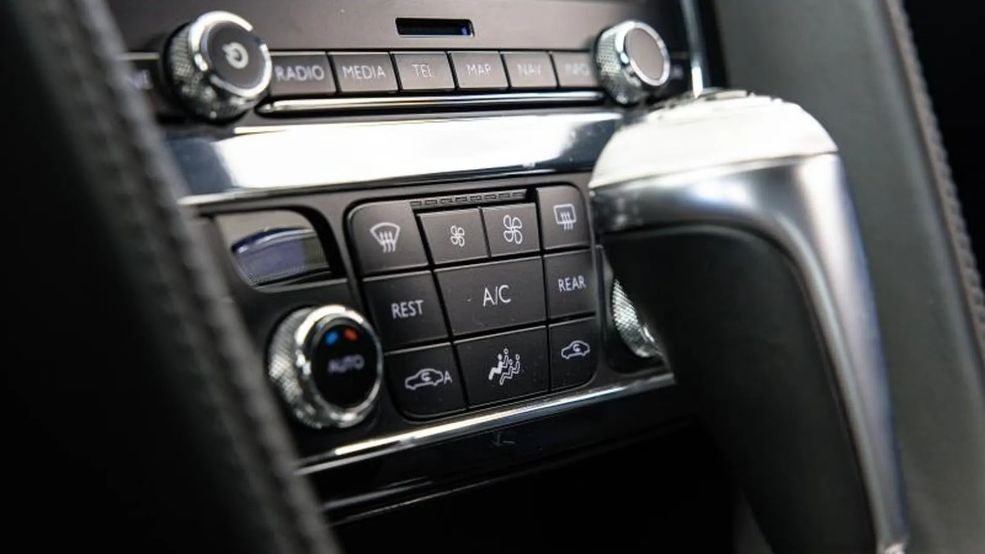Bentley Continental GT — photo 29