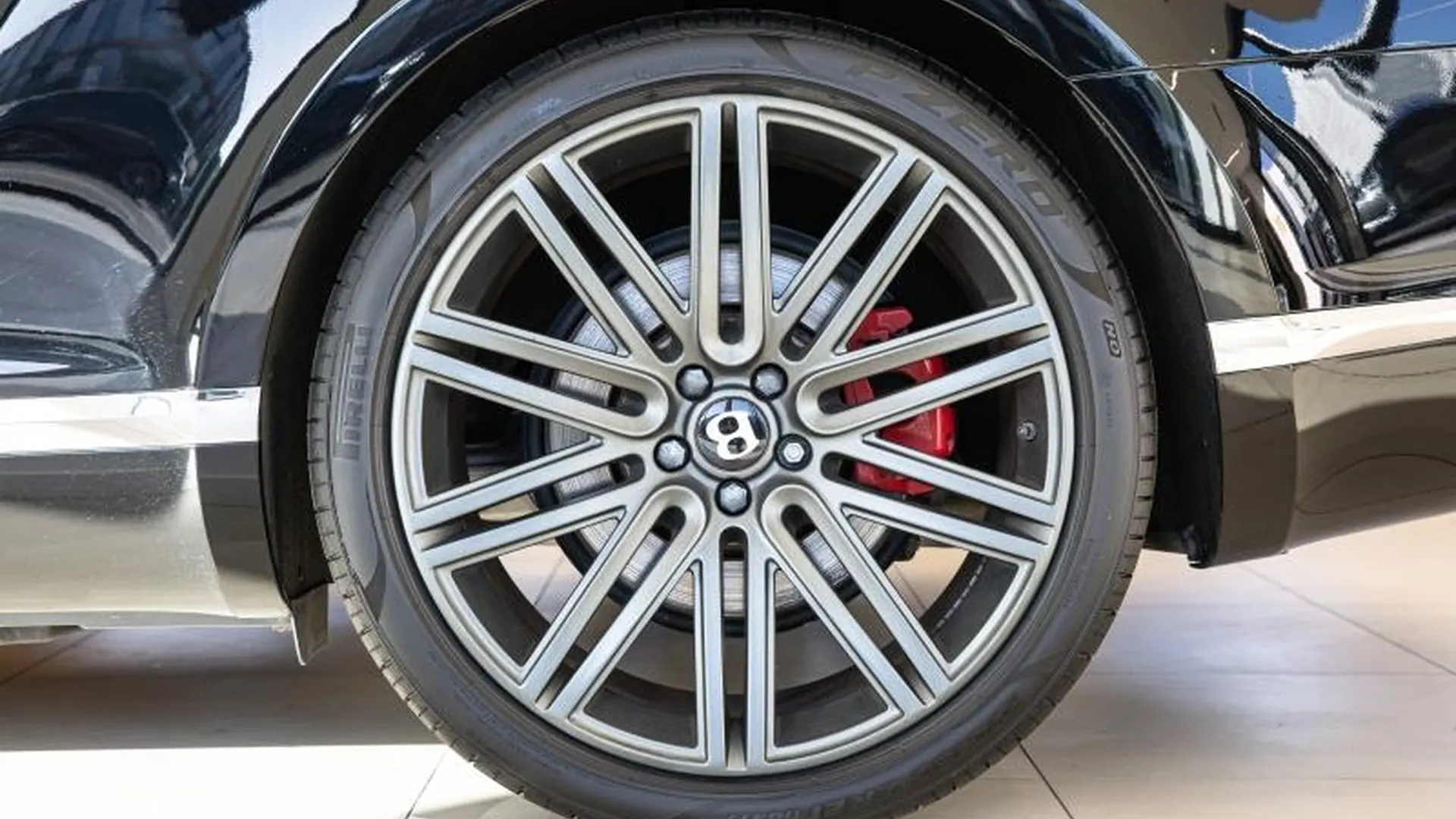 Bentley Continental GT — photo 17