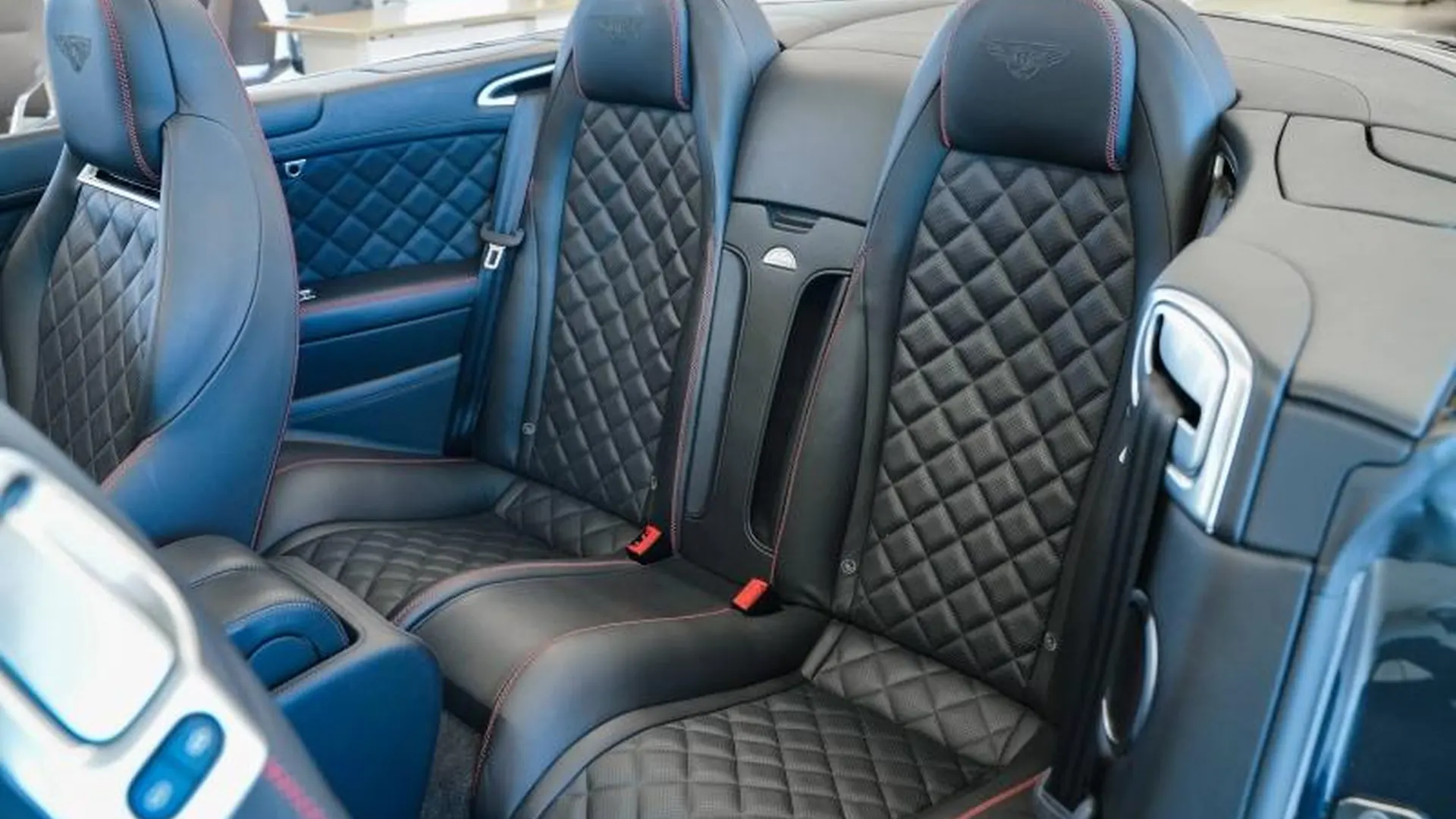 Bentley Continental GTC — photo 22