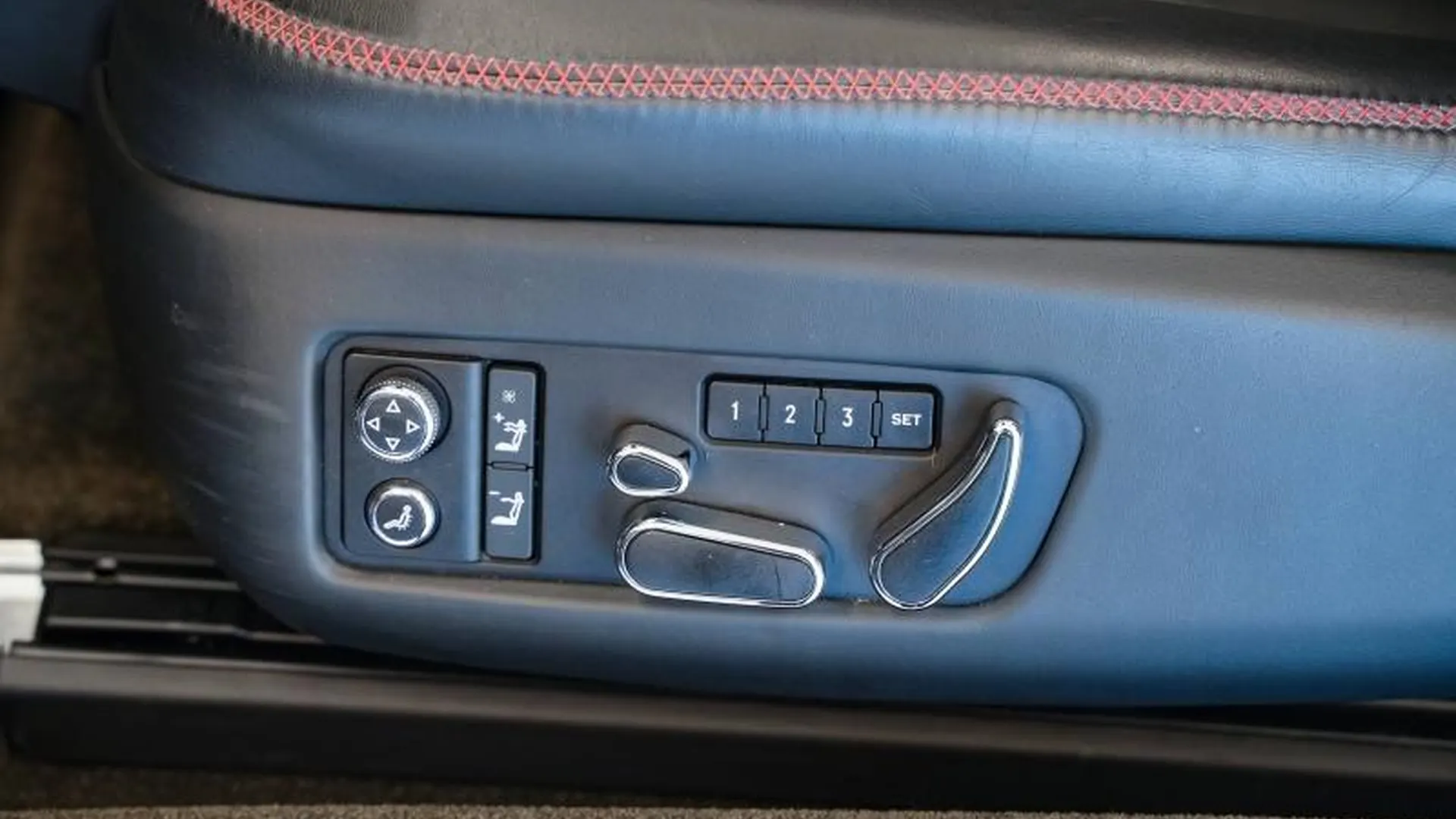 Bentley Continental GTC — photo 25