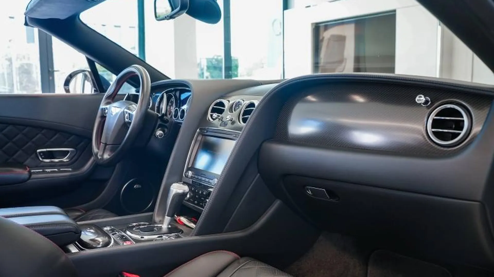 Bentley Continental GTC — photo 16