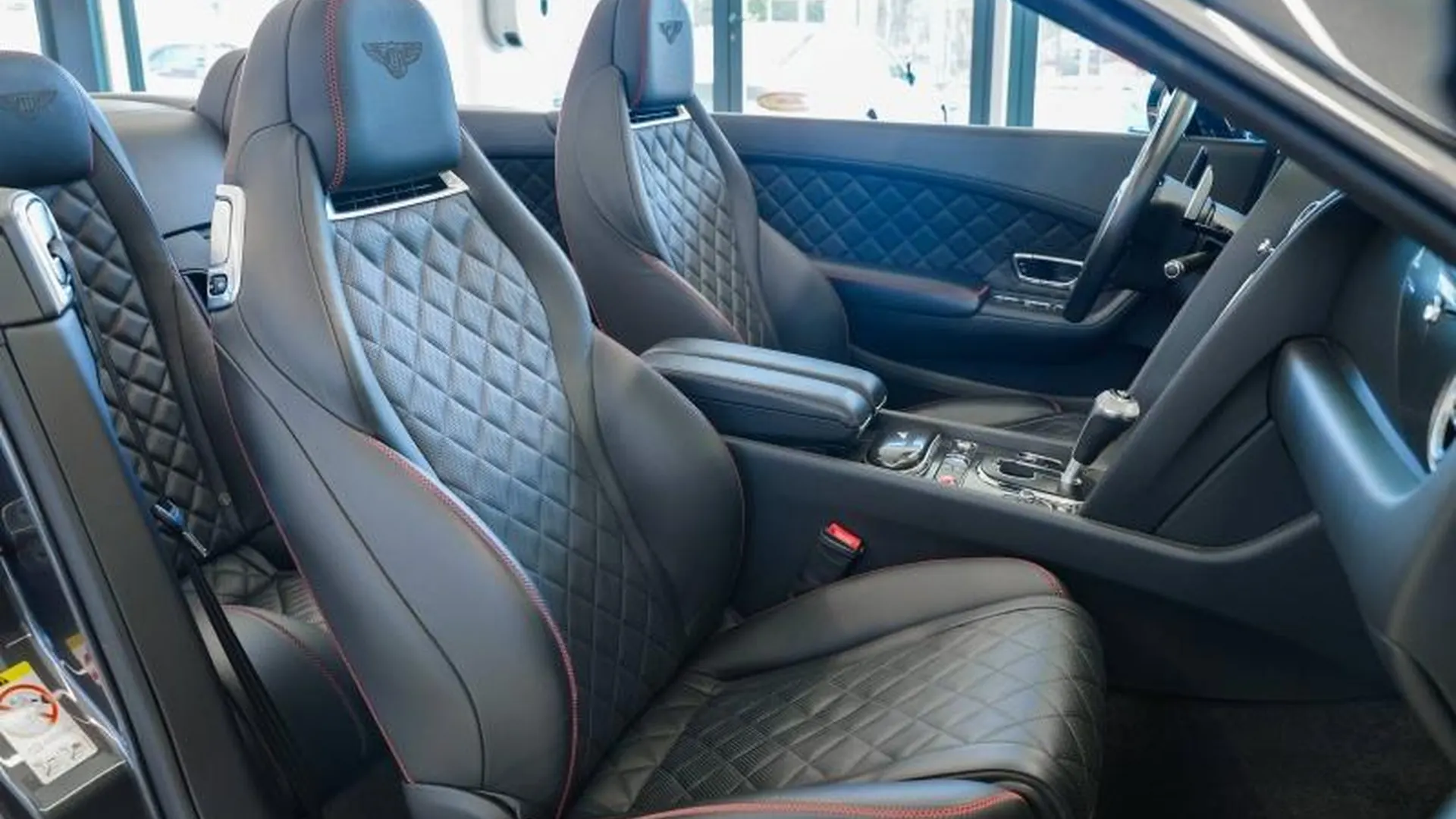 Bentley Continental GTC — photo 17