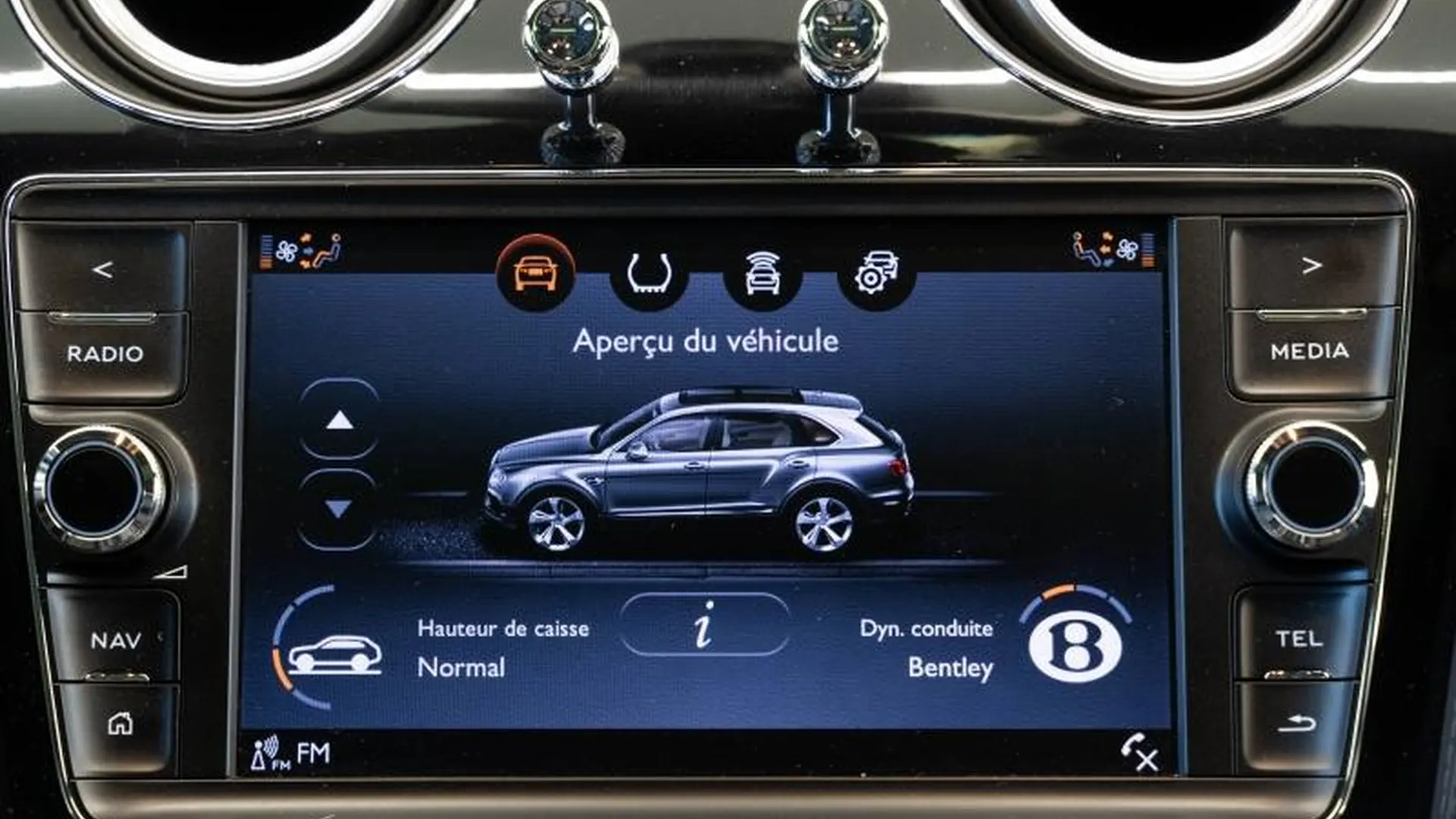 Bentley Bentayga — photo 36