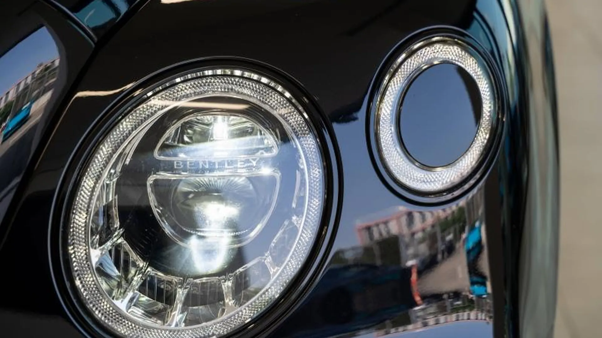 Bentley Bentayga — photo 6