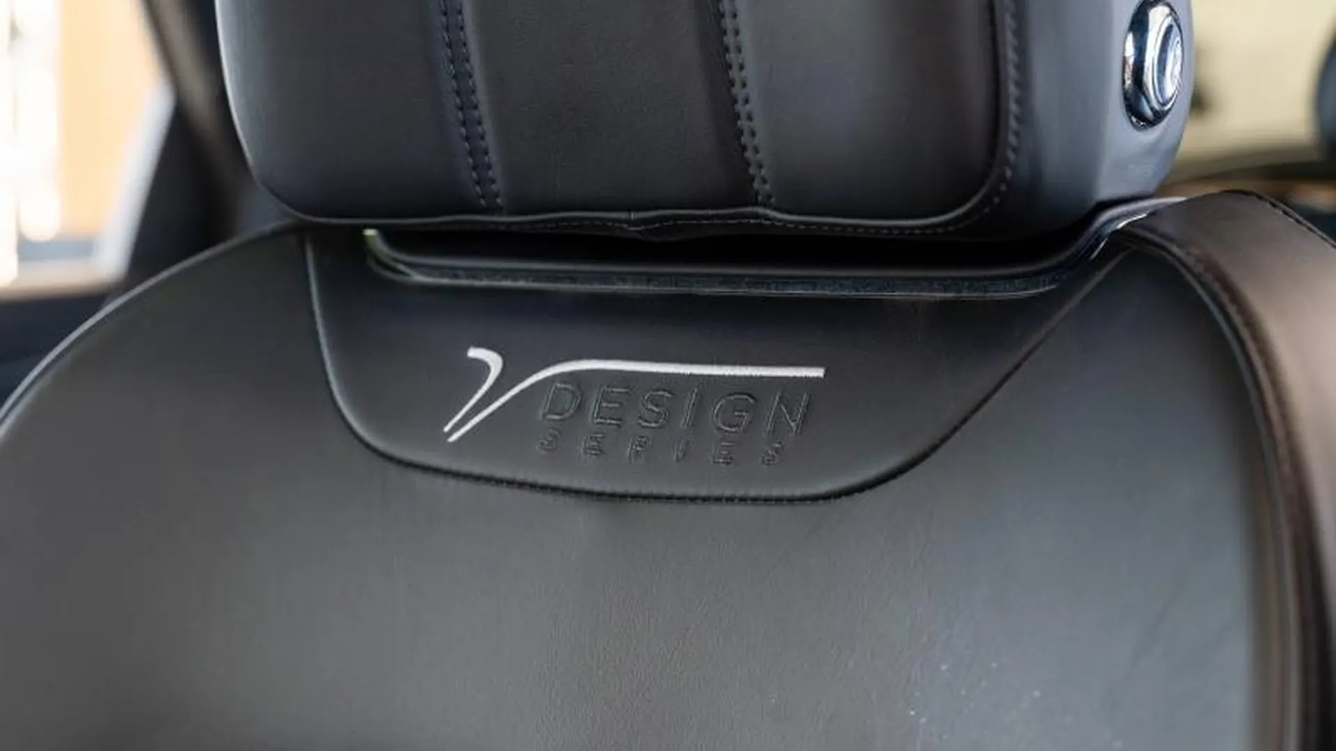 Bentley Bentayga — photo 39