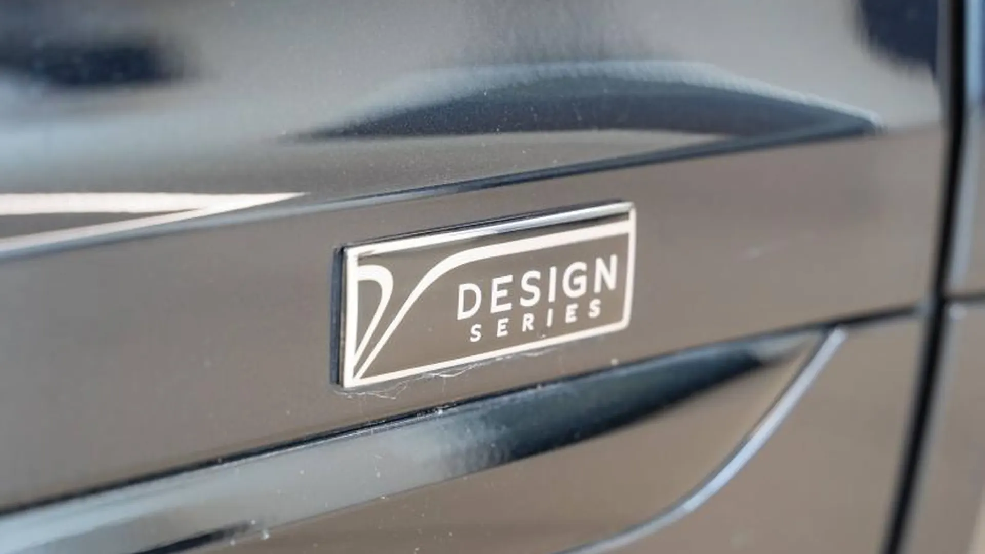 Bentley Bentayga — photo 17