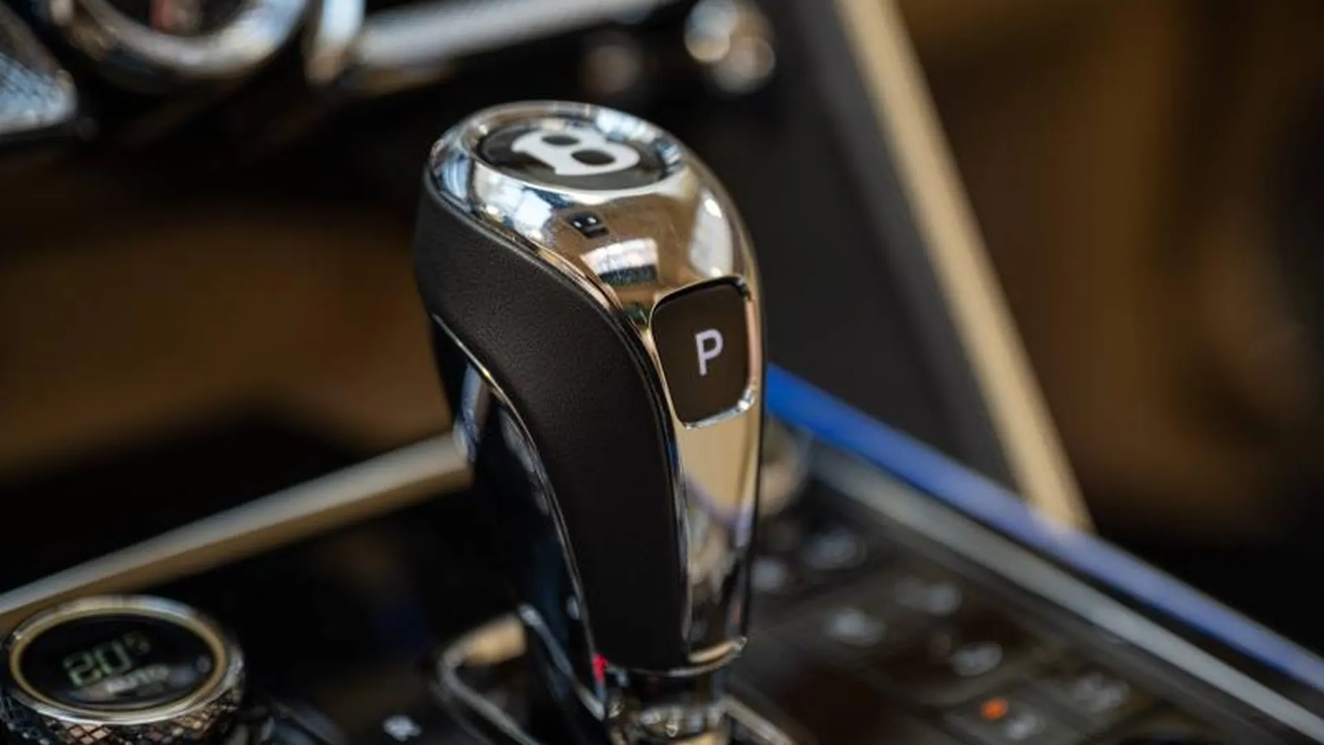 Bentley Flying Spur — photo 45