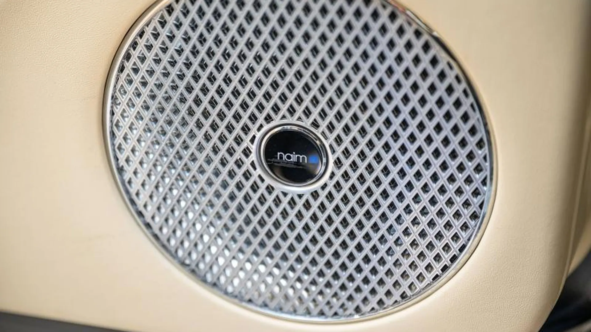 Bentley Flying Spur — photo 32