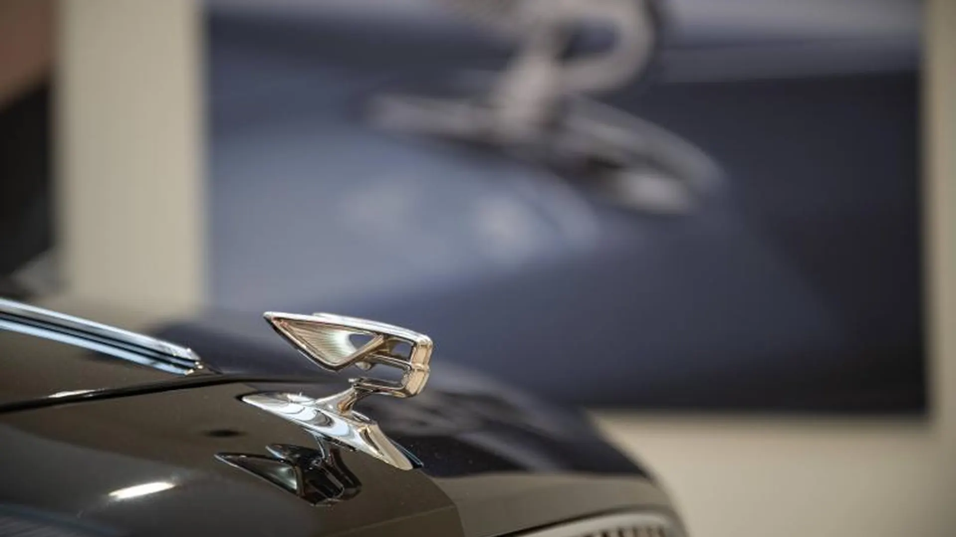 Bentley Flying Spur — photo 12