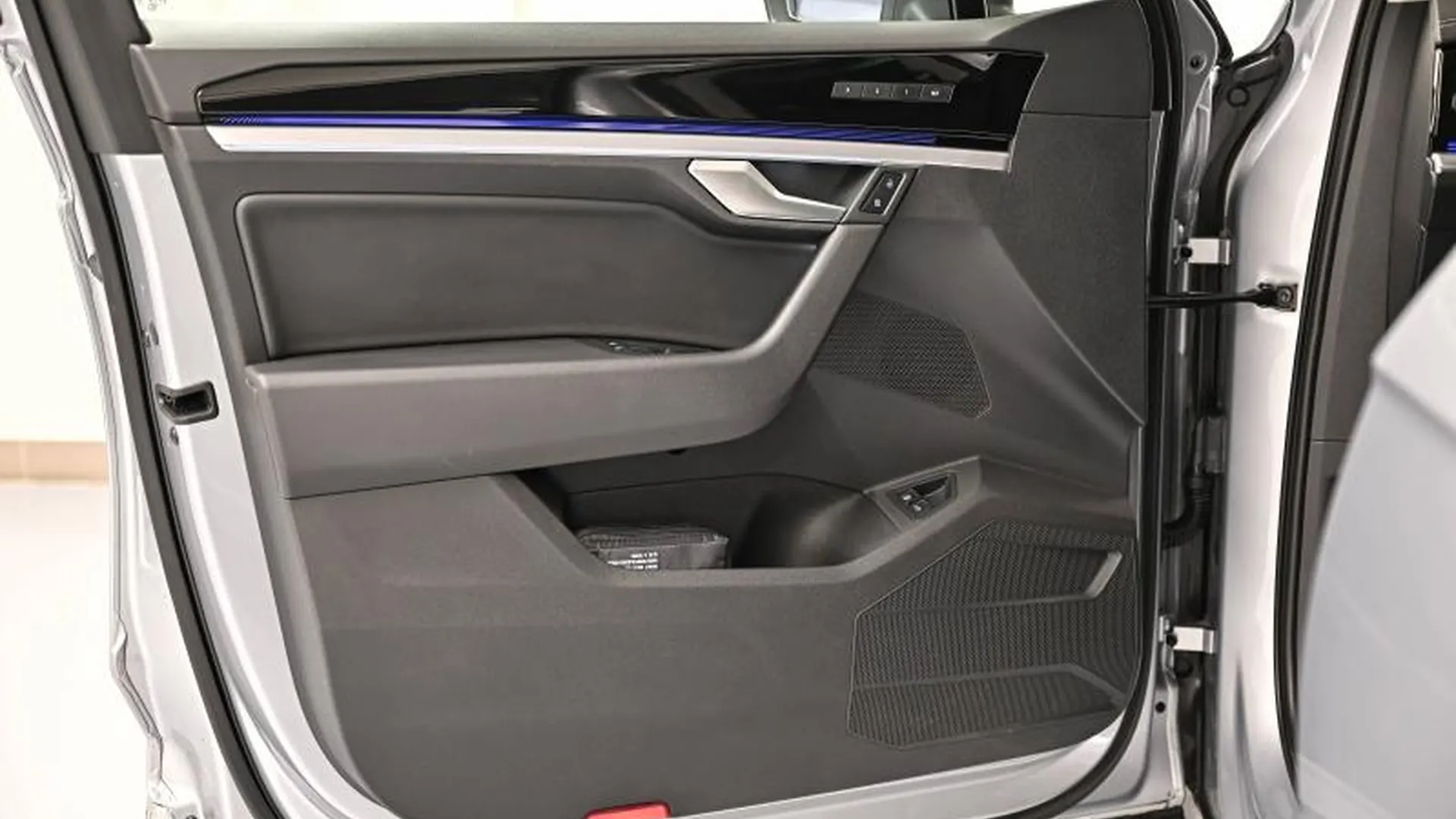 Volkswagen TOUAREG — photo 14