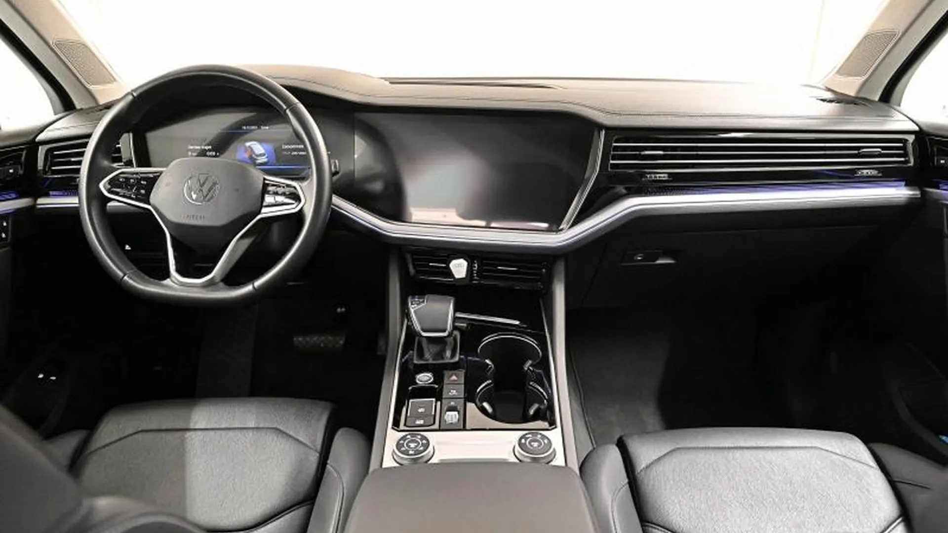 Volkswagen TOUAREG — photo 11