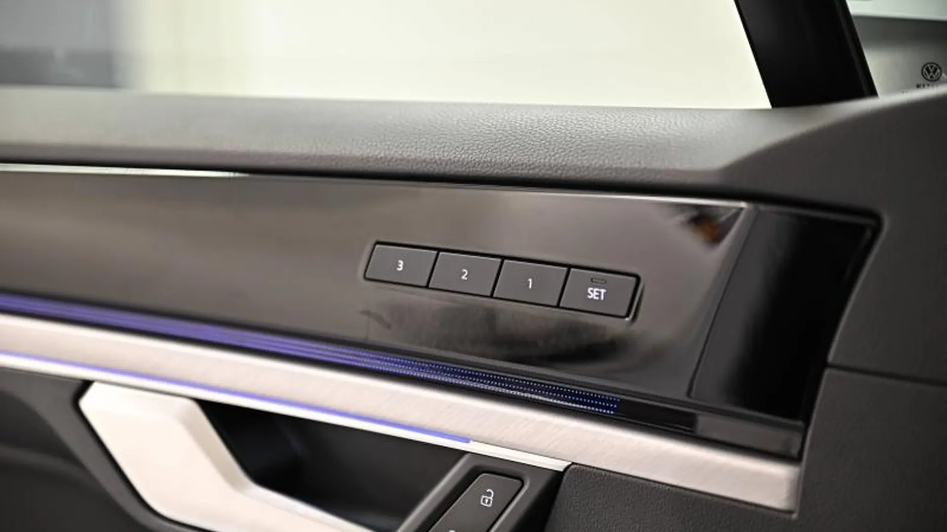 Volkswagen TOUAREG — photo 19
