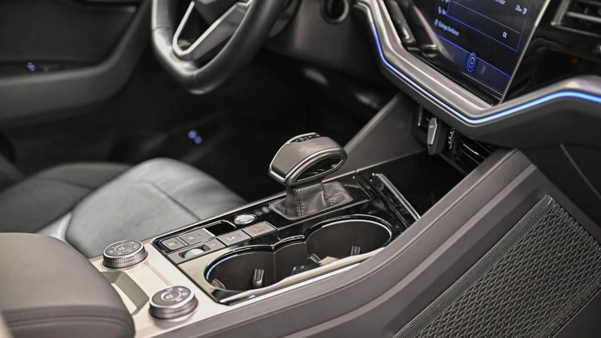 Volkswagen TOUAREG — photo 32