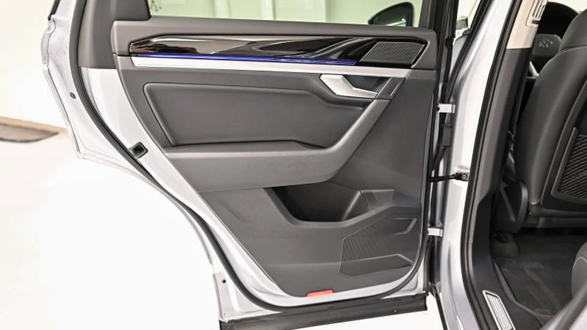 Volkswagen TOUAREG — photo 15