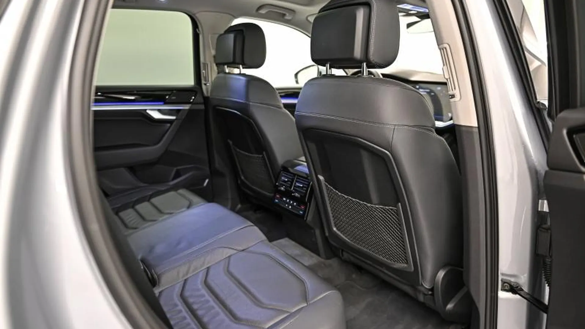 Volkswagen TOUAREG — photo 33