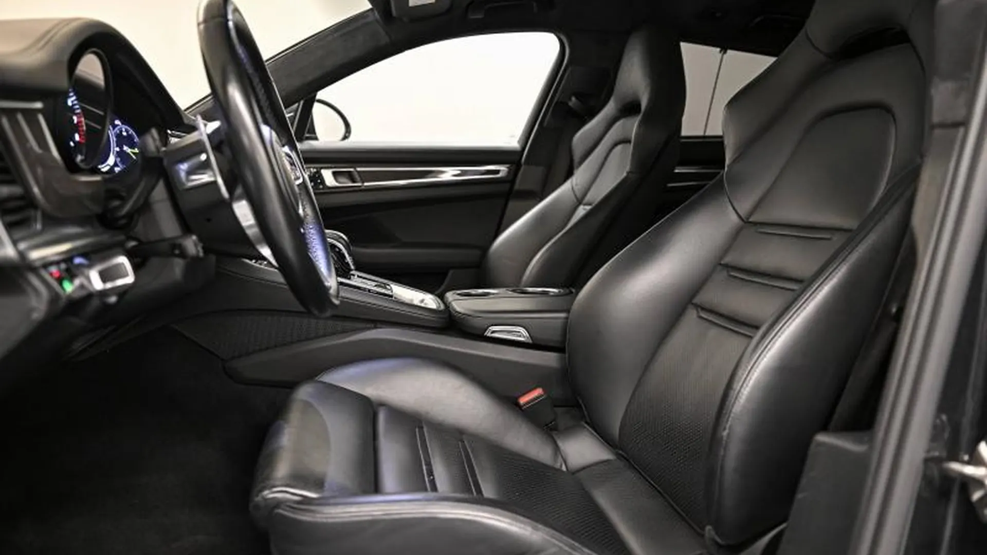 Porsche Panamera Spt Turismo — photo 20