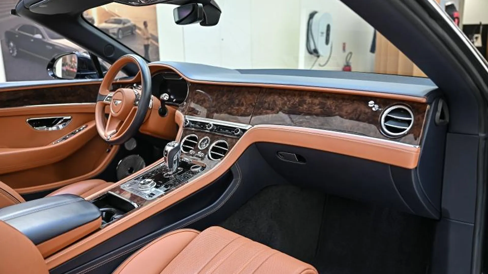 Bentley Continental GTC — photo 17