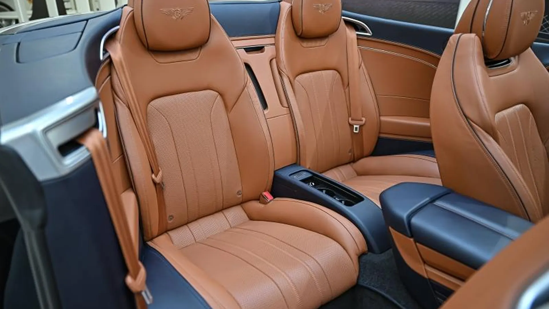 Bentley Continental GTC — photo 19