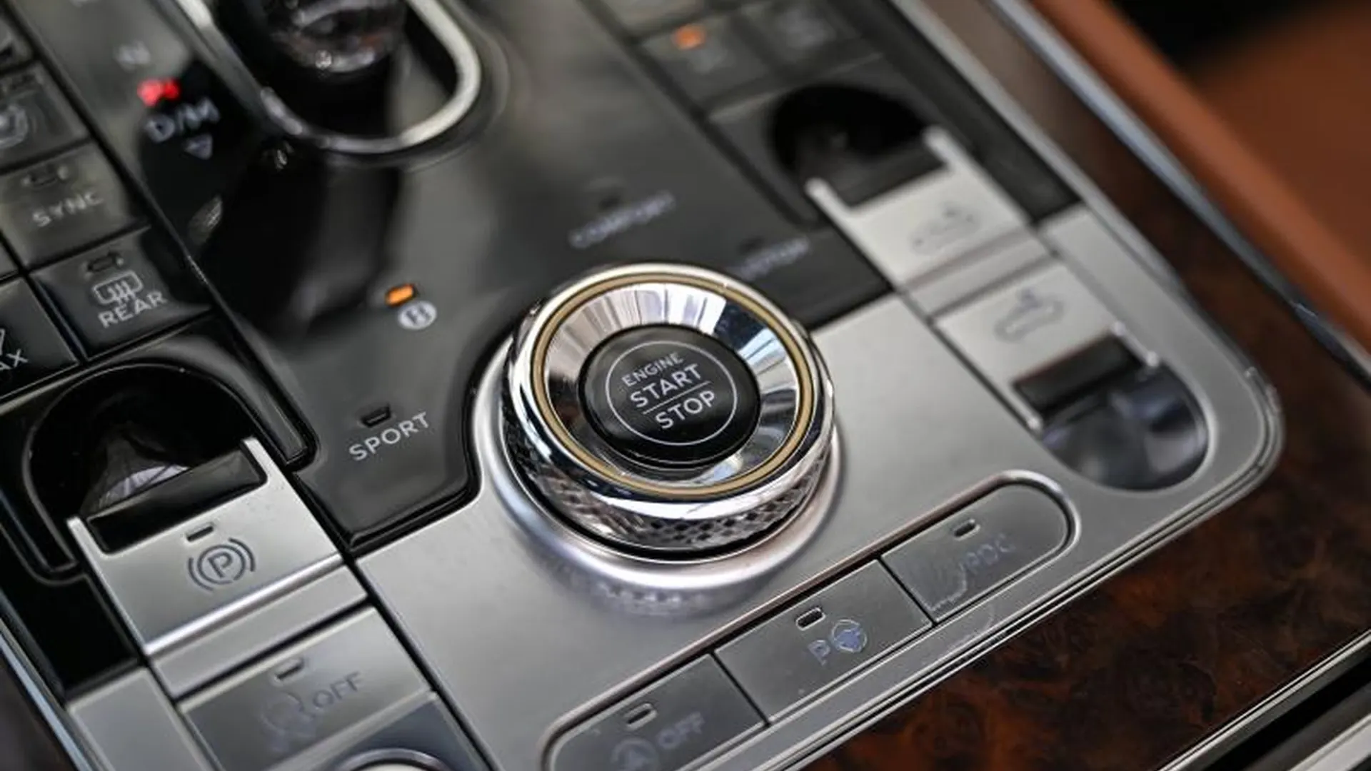 Bentley Continental GTC — photo 32