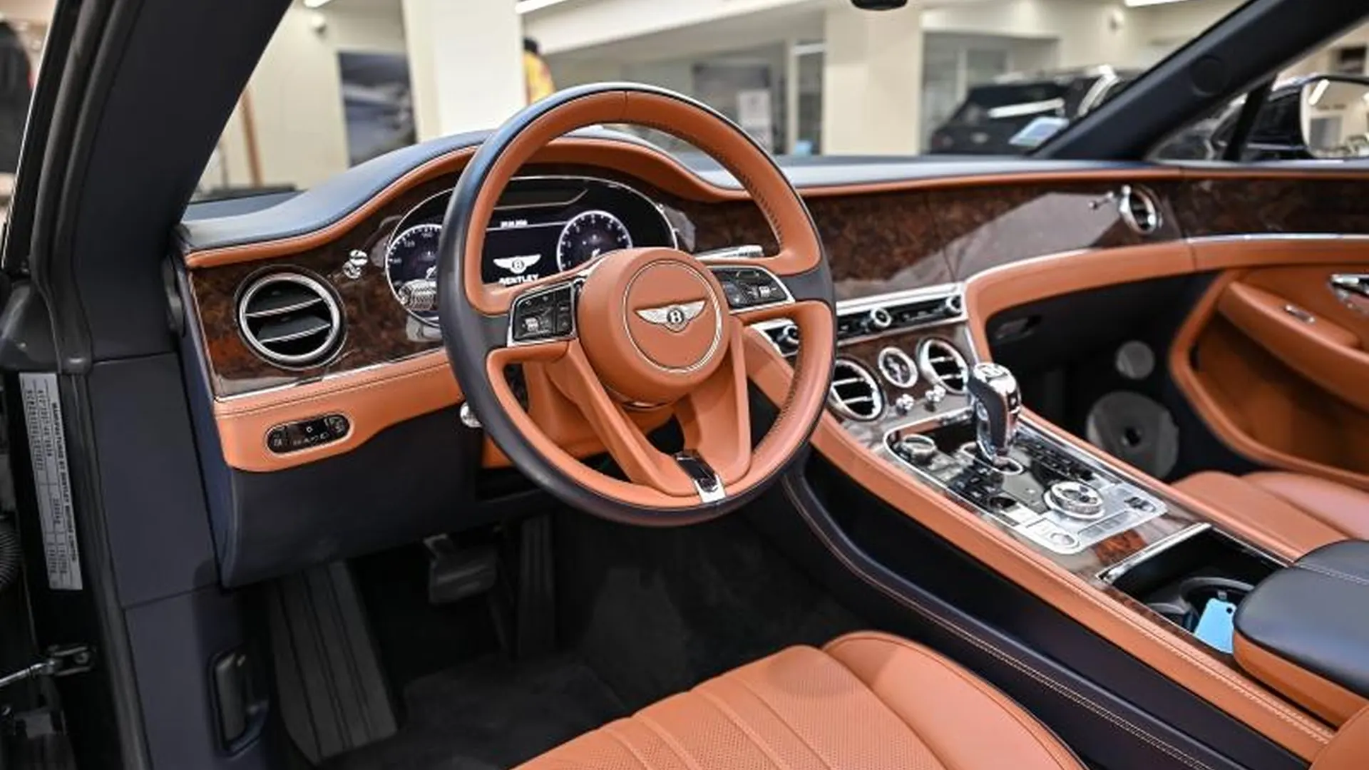 Bentley Continental GTC — photo 23