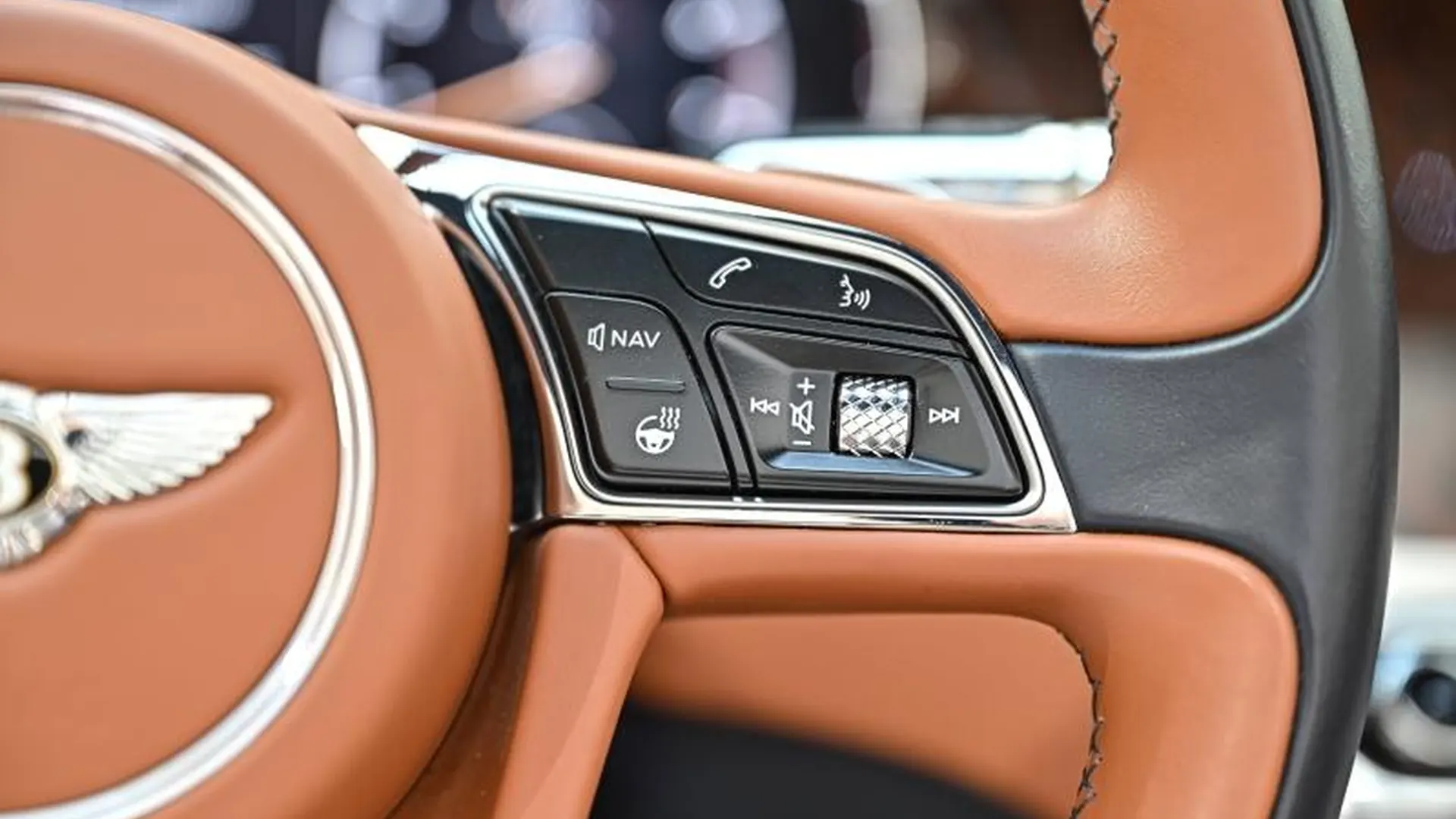 Bentley Continental GTC — photo 29