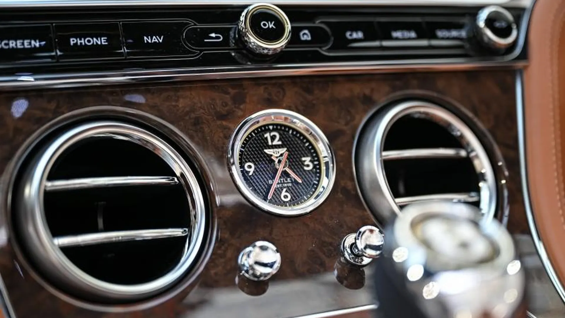 Bentley Continental GTC — photo 31