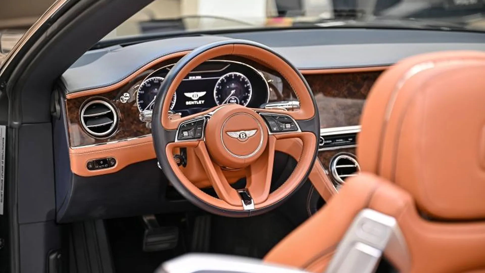Bentley Continental GTC — photo 22