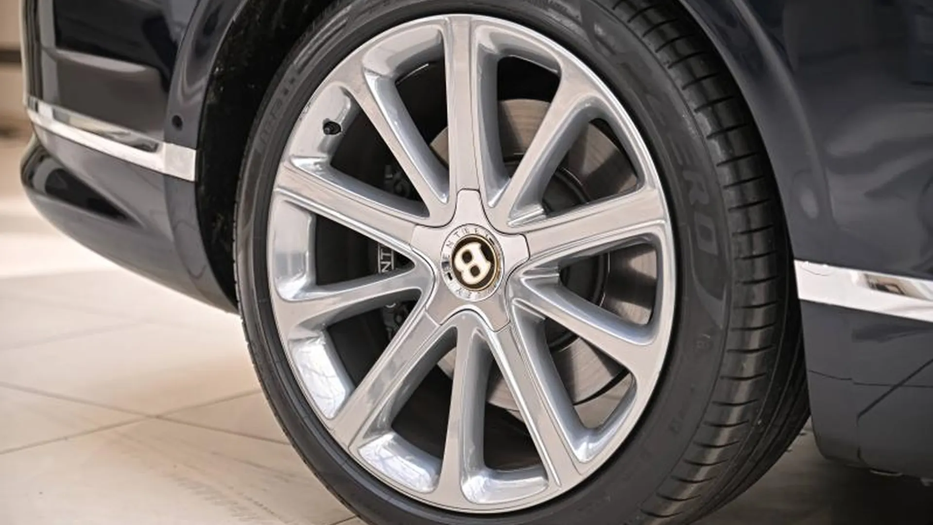 Bentley Continental GTC — photo 14