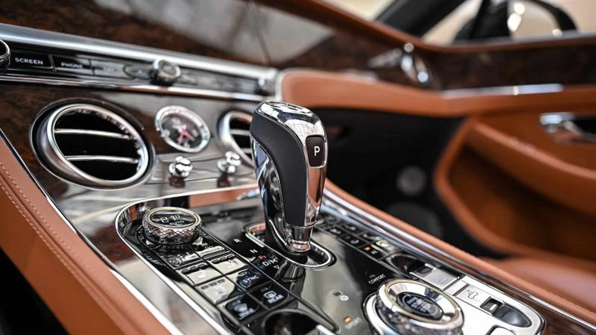 Bentley Continental GTC — photo 34
