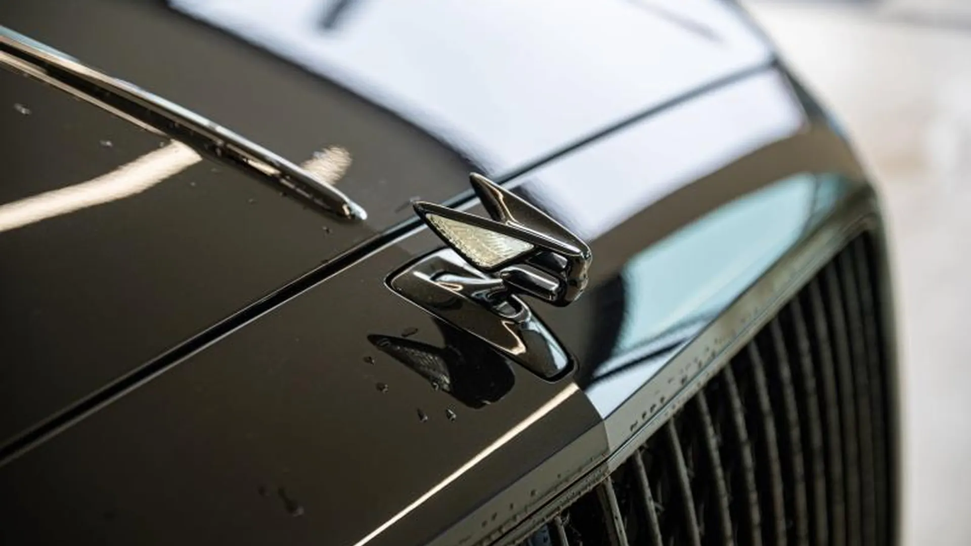 Bentley Flying Spur — photo 14