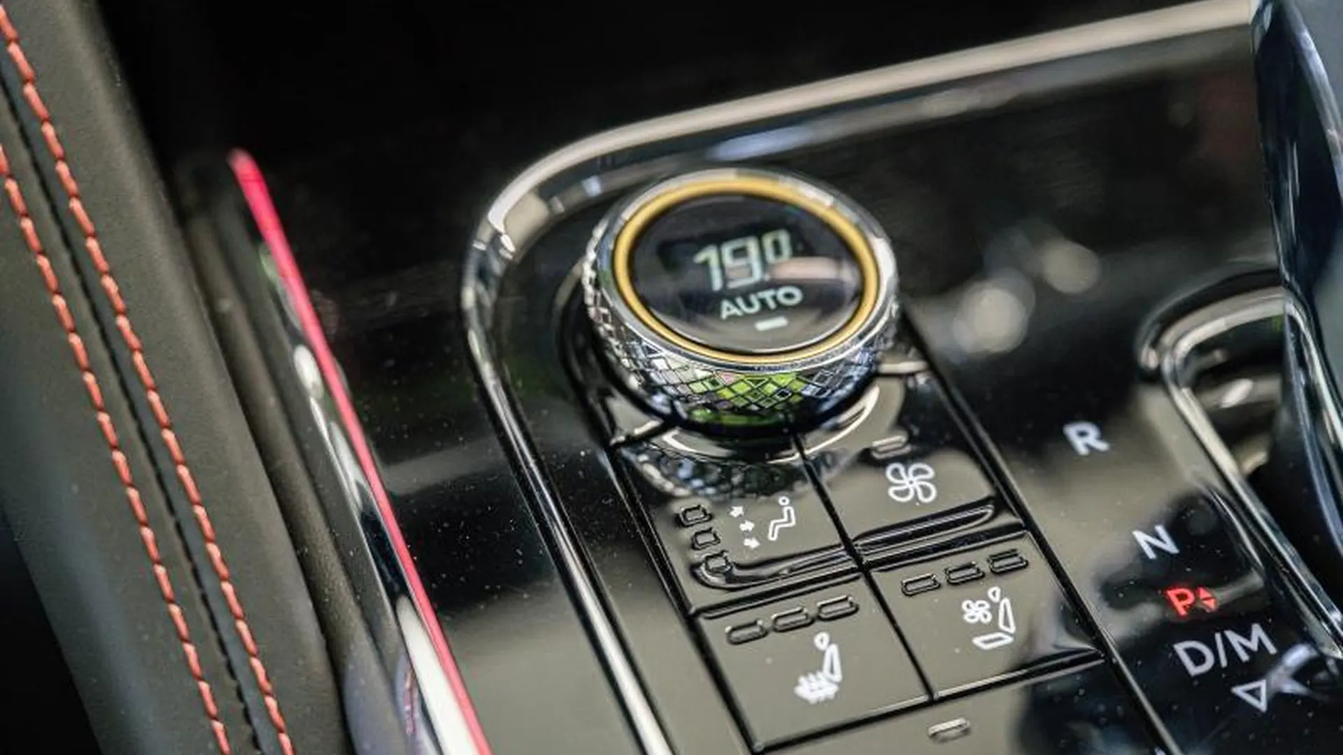 Bentley Flying Spur — photo 45