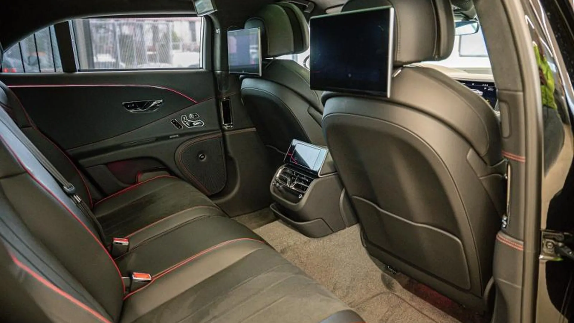 Bentley Flying Spur — photo 23