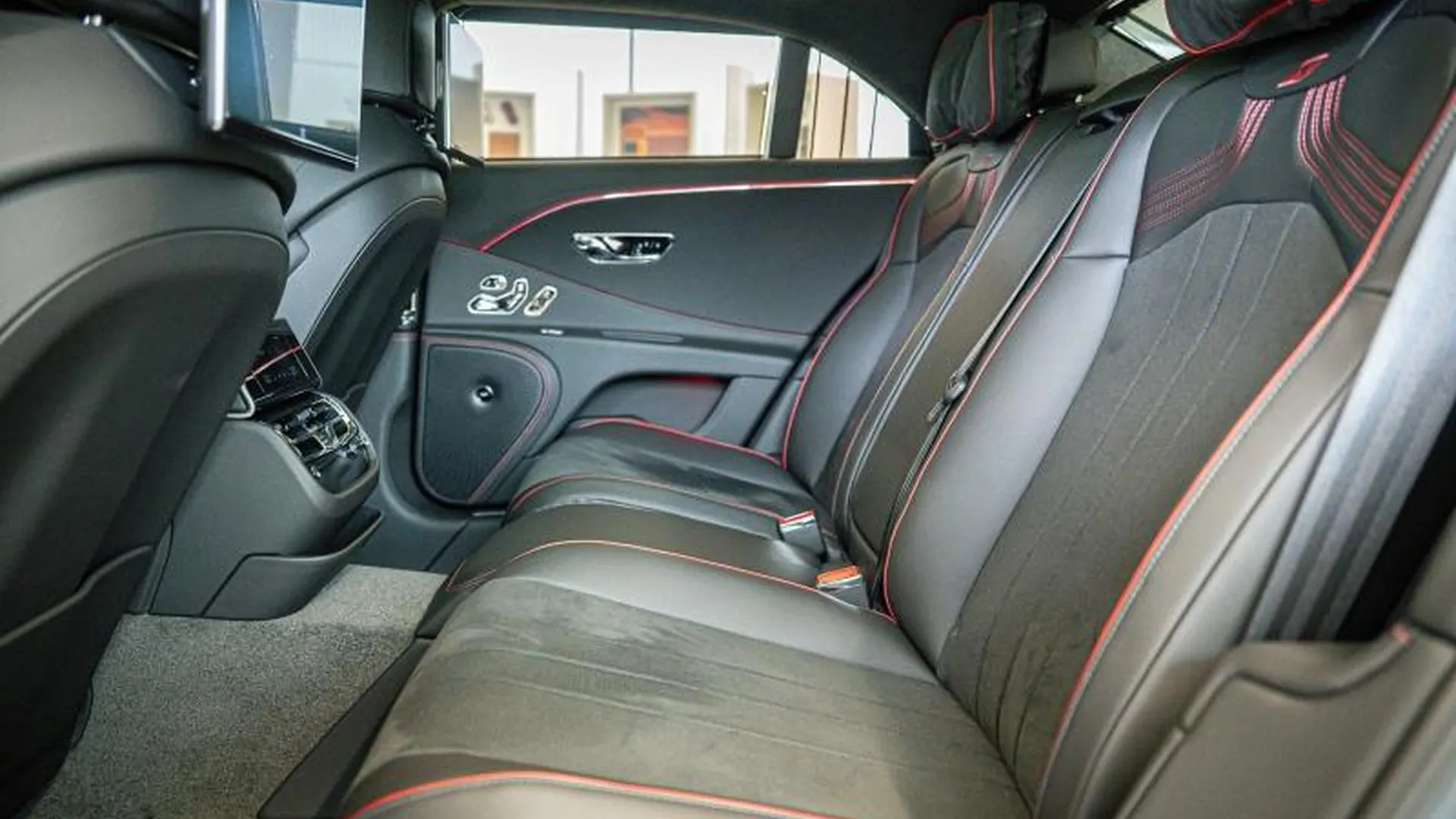 Bentley Flying Spur — photo 27