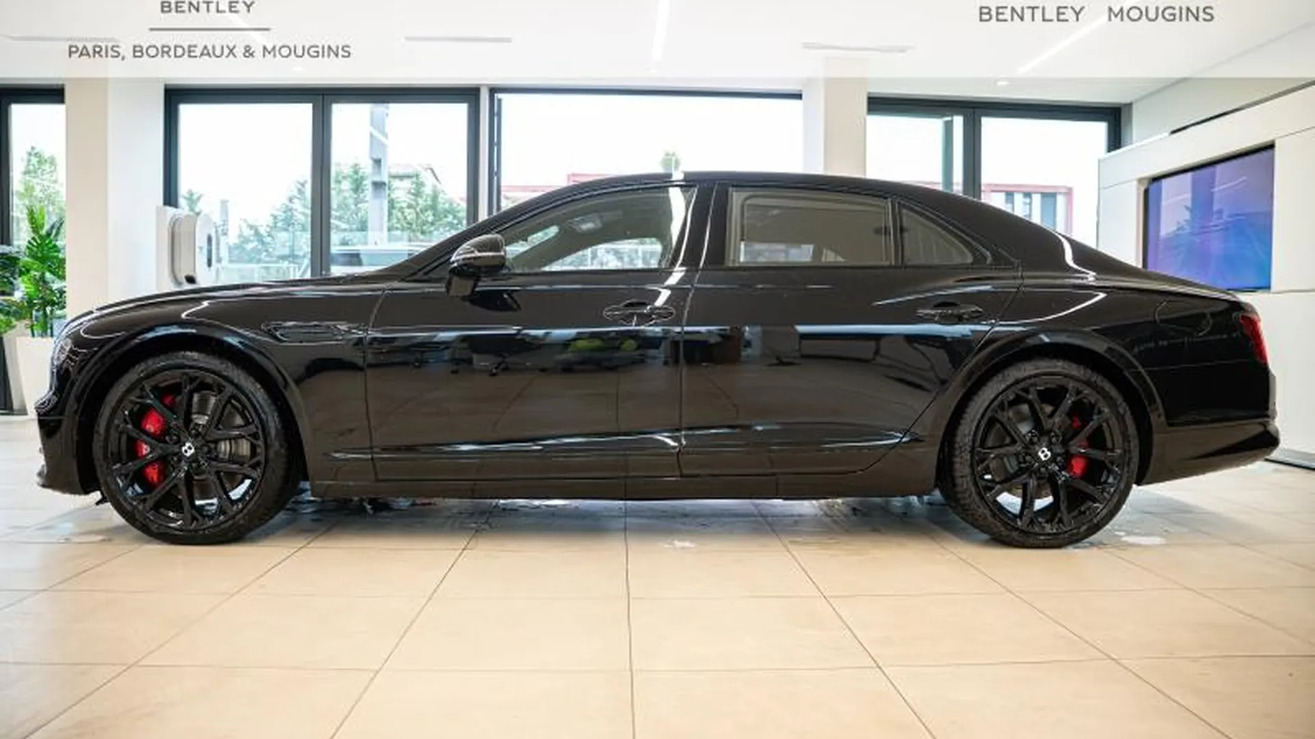 Bentley Flying Spur — photo 3