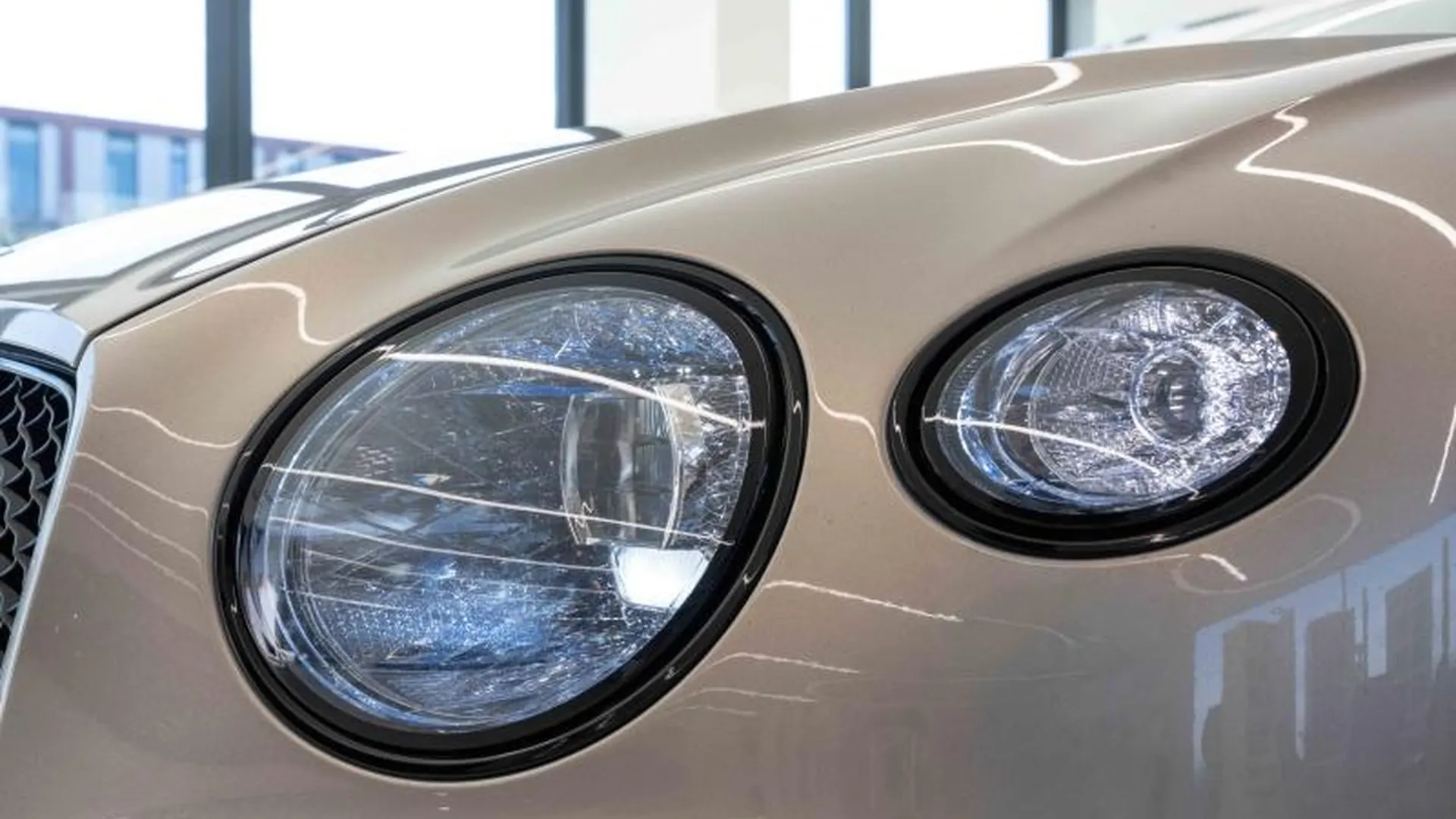 Bentley Continental GT — photo 14