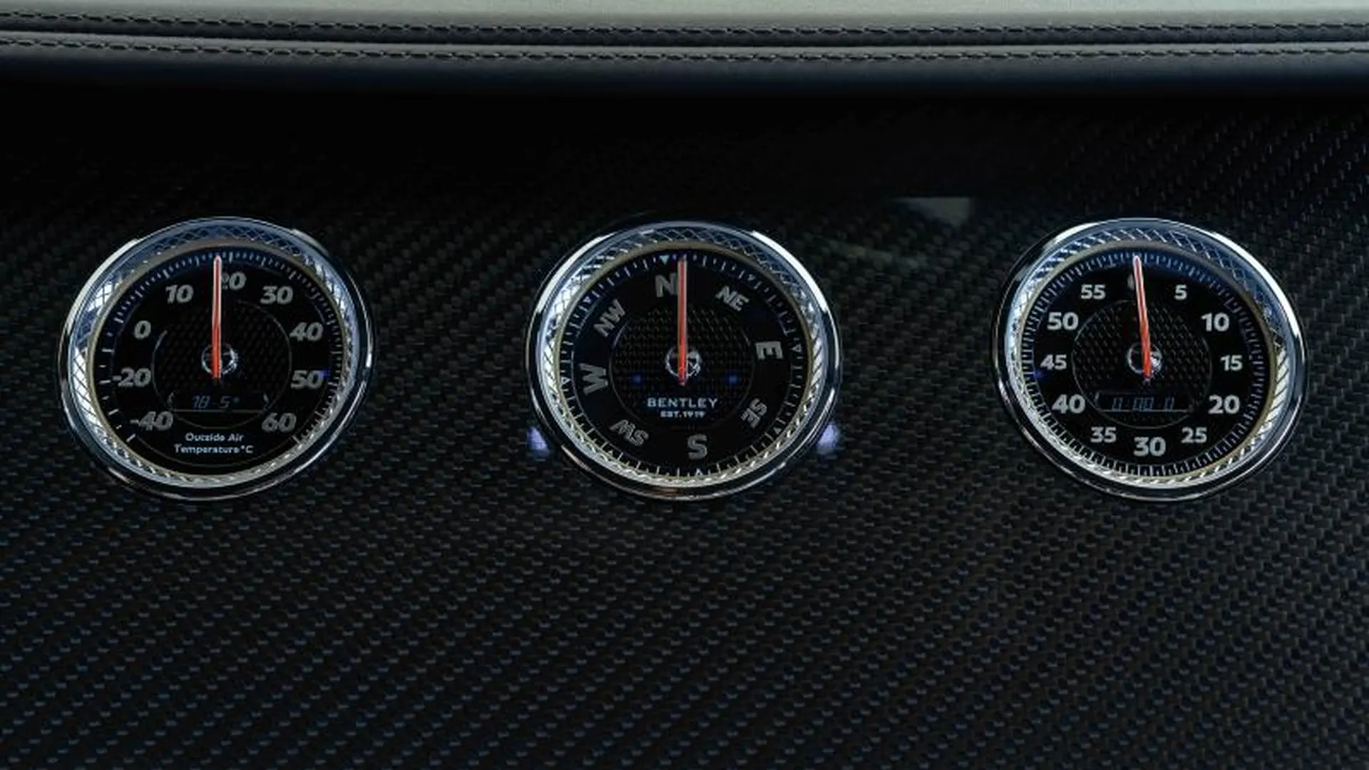 Bentley Continental GT — photo 28