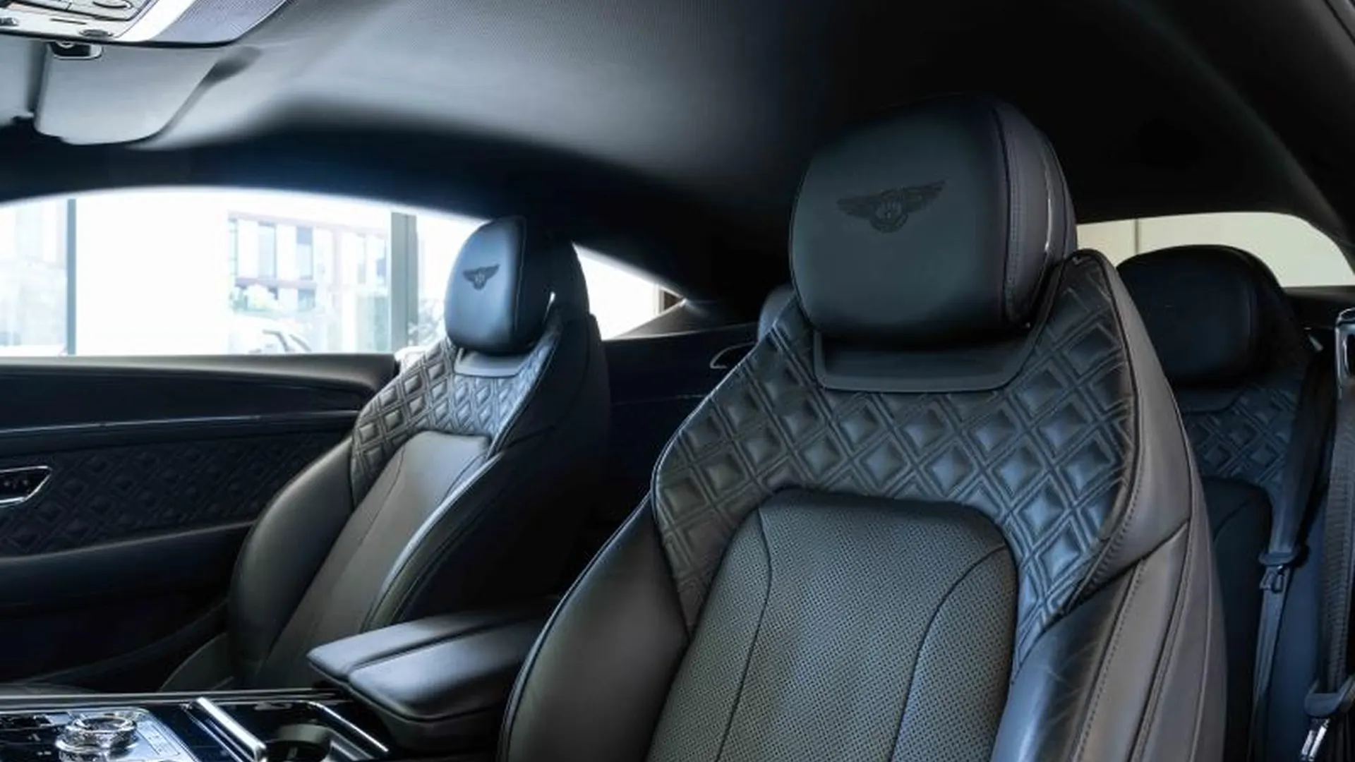 Bentley Continental GT — photo 11