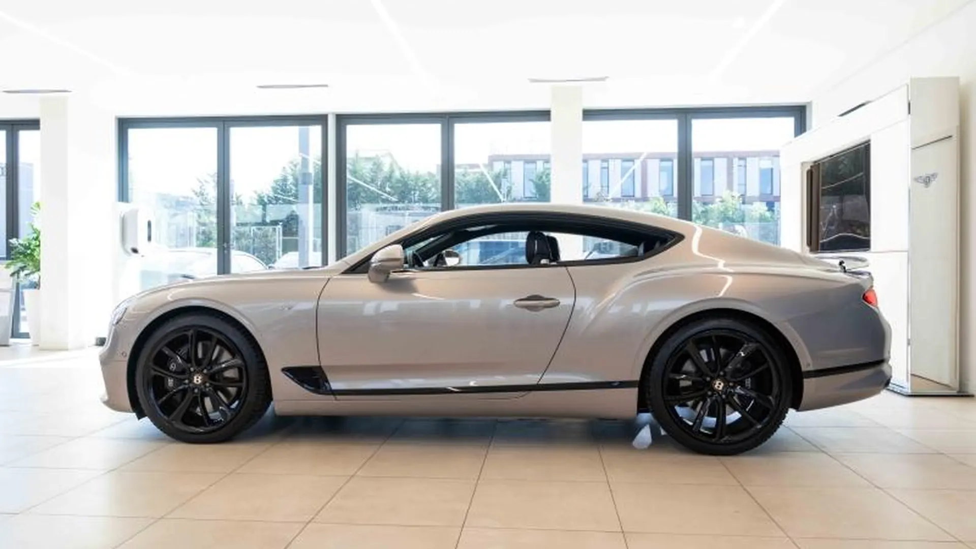 Bentley Continental GT — photo 3