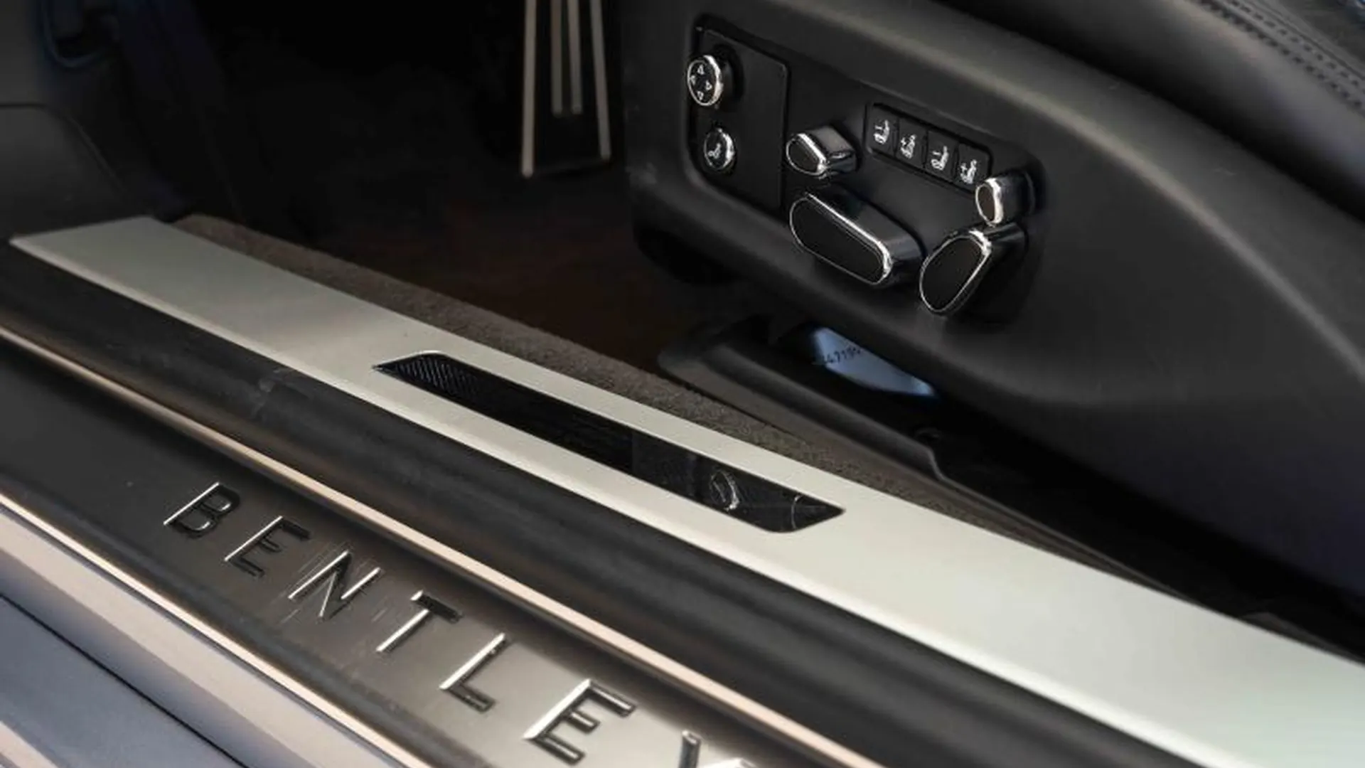 Bentley Continental GT — photo 20