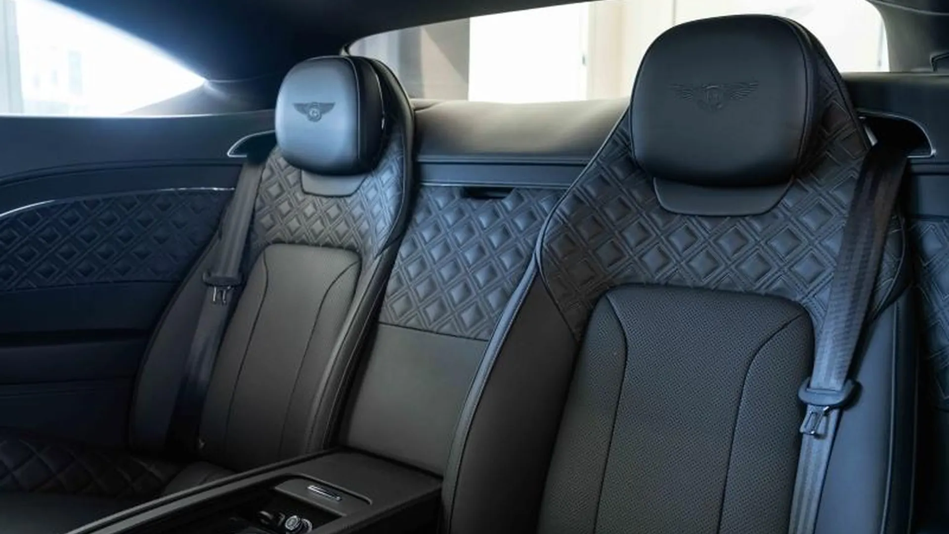Bentley Continental GT — photo 13