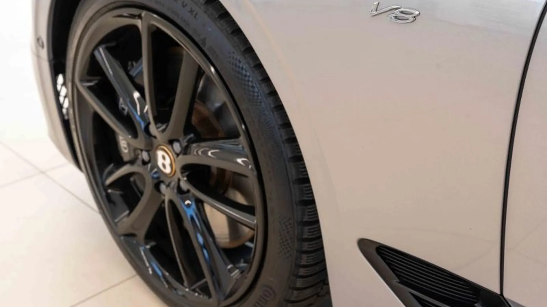 Bentley Continental GT — photo 19