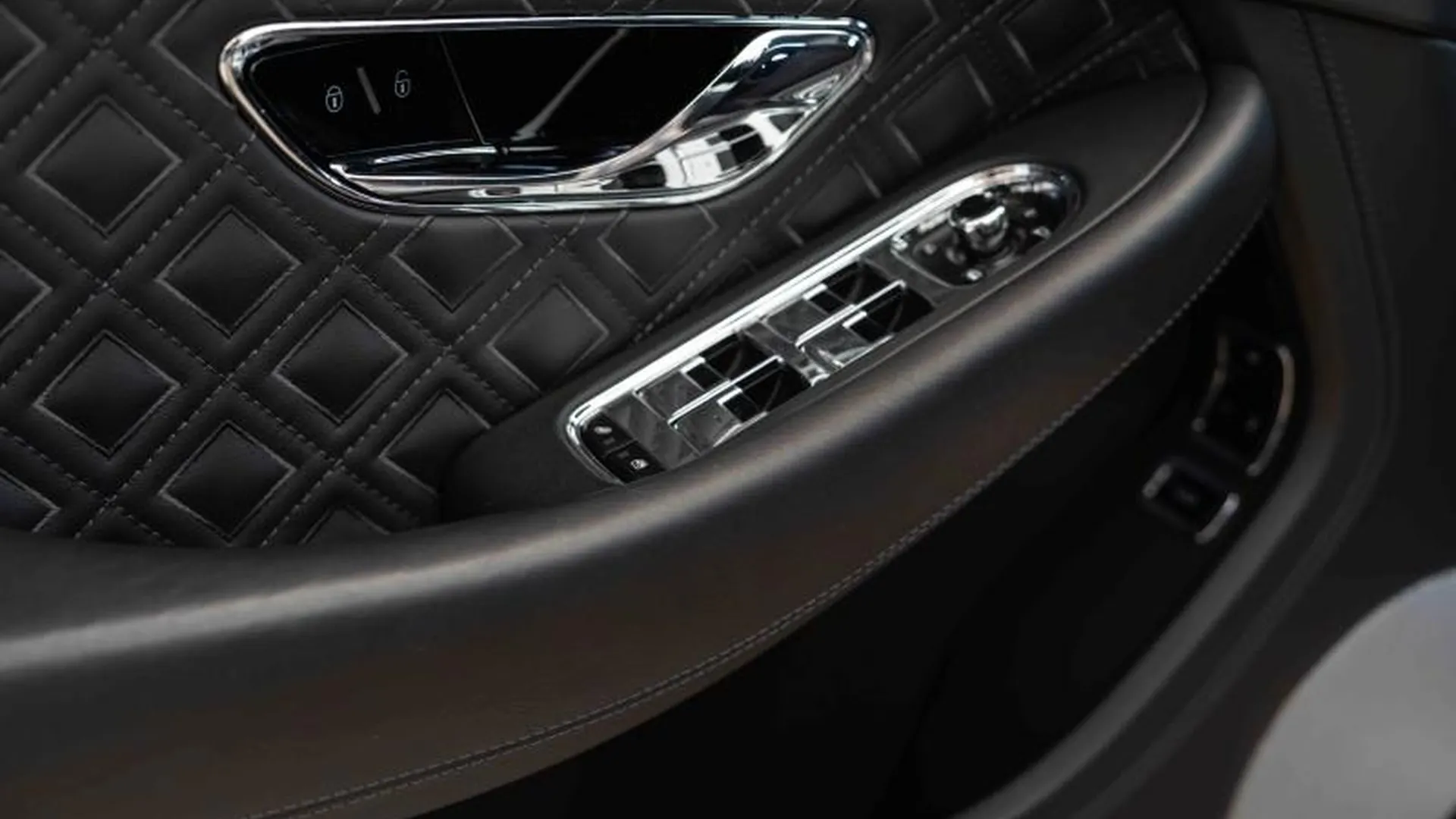 Bentley Continental GT — photo 24