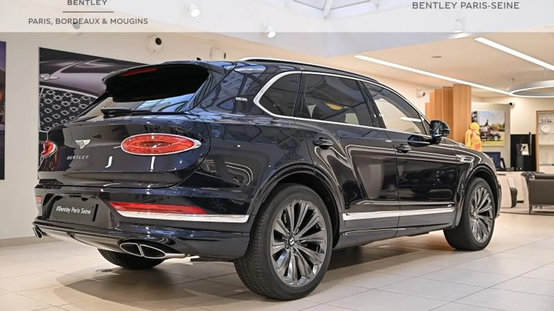 Bentley Bentayga — photo 3