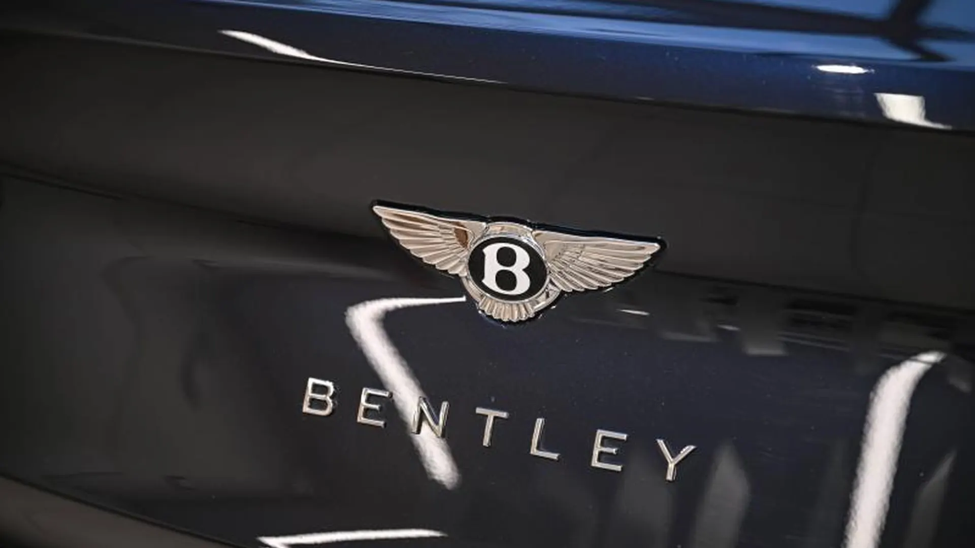 Bentley Bentayga — photo 6