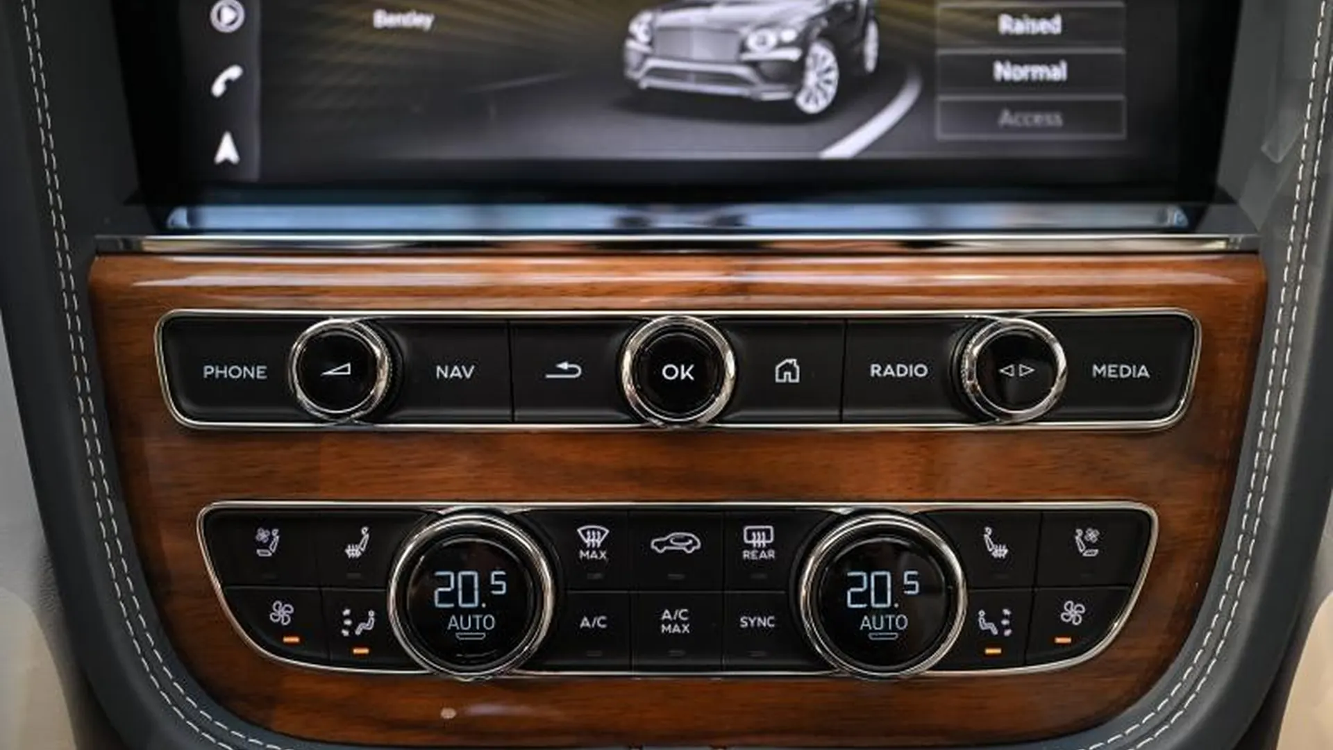 Bentley Bentayga — photo 36